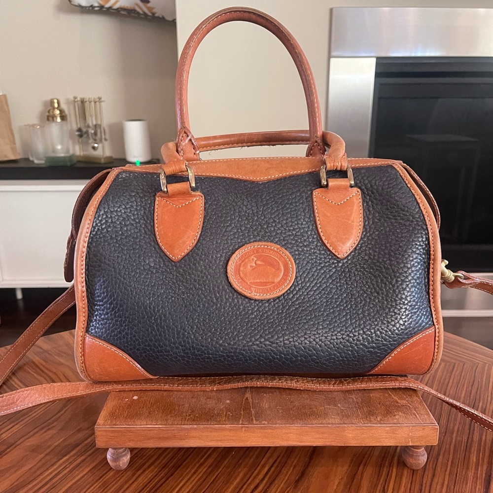 Dooney and Bourke black crossbody purse